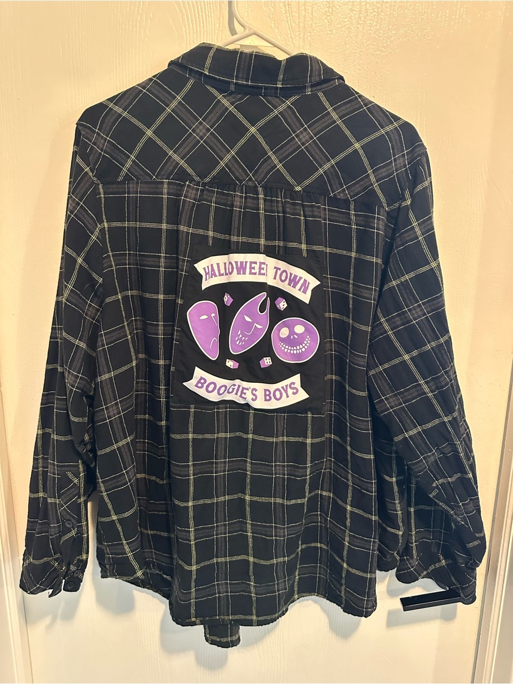 Disney Black Plaid Long-Sleeve Button-Down Shirt - Picture 4 of 5